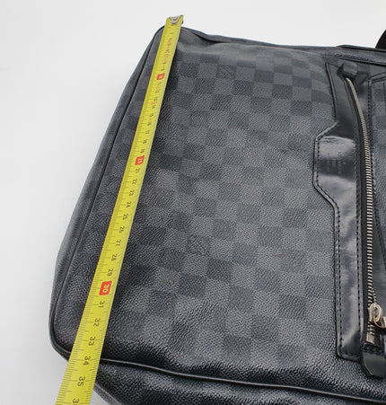 Louis vuitton messenger bag