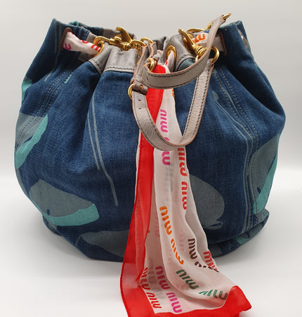 Sac cabas bandoulière en denim rare Miu Miu,