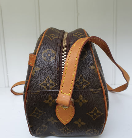 Louis vuitton blois crossbody bag