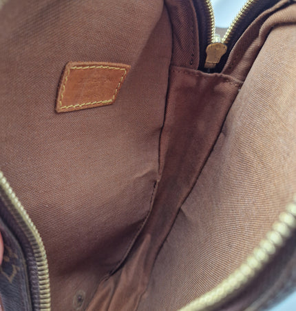 Louis vuitton crossbody bag