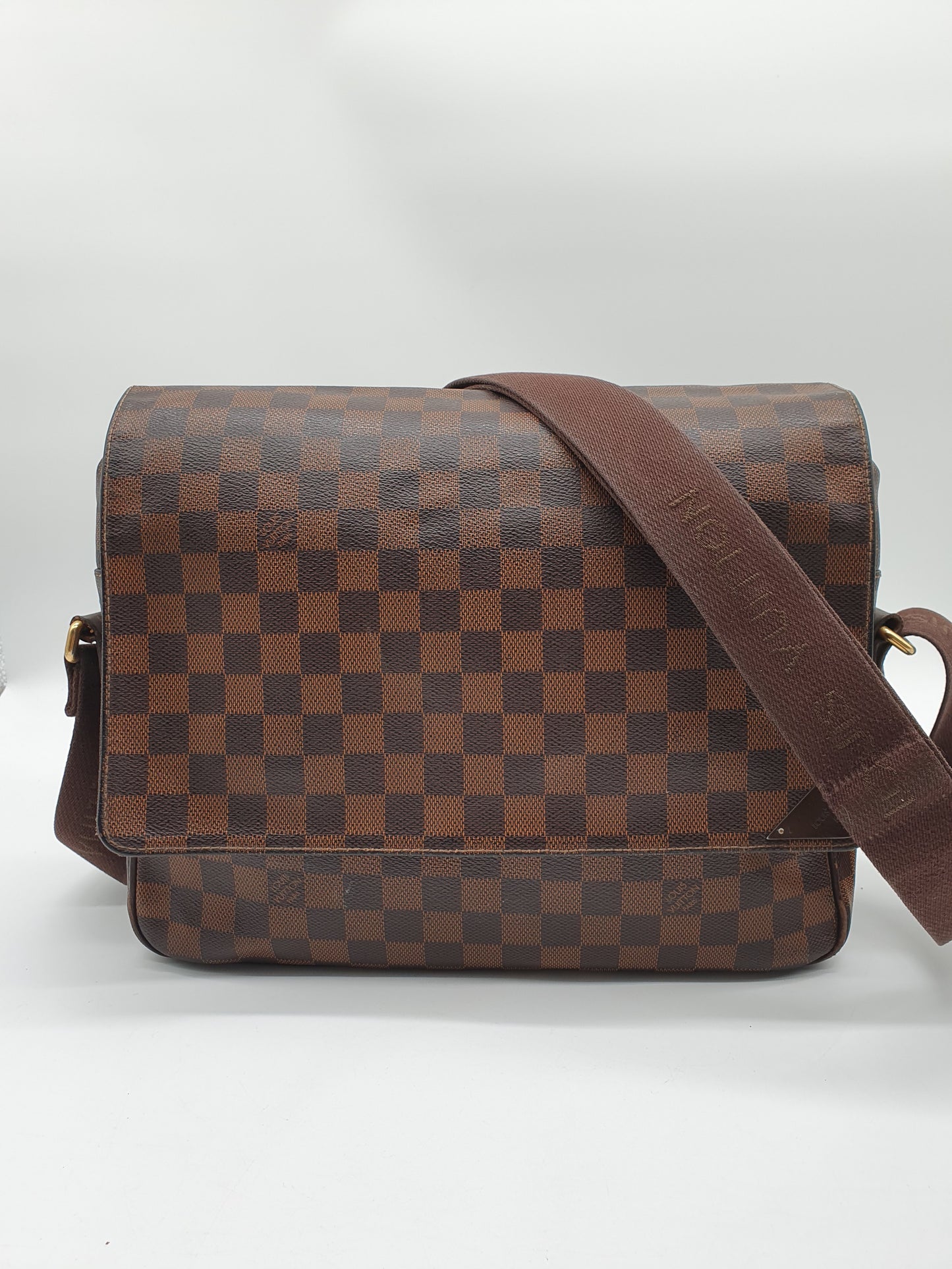 Louis vuitton shelton messenger bag