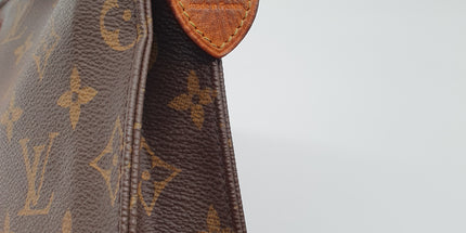 Louis vuitton pochette toiletries