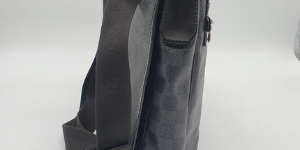 Louis vuitton messenger bag
