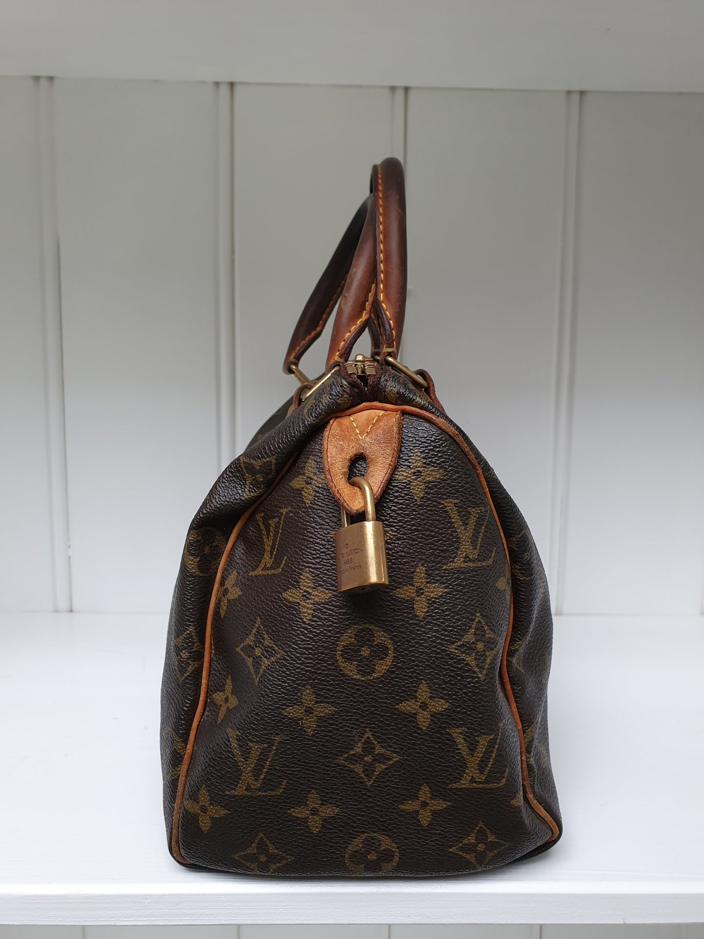 Louis vuitton speedy 25 hand bag