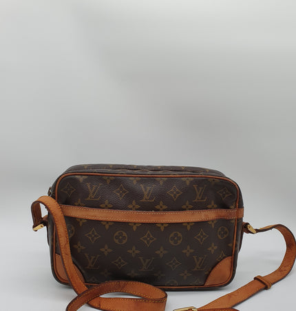 Louis vuitton tracadero crossbody bag