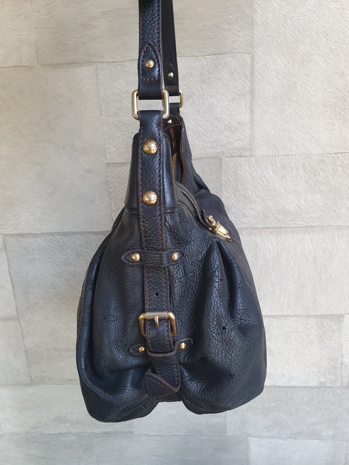 Louis vuitton mahina shoulder bag