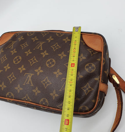 Louis vuitton tracadero crossbody bag