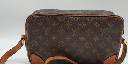 Louis vuitton tracadero crossbody bag