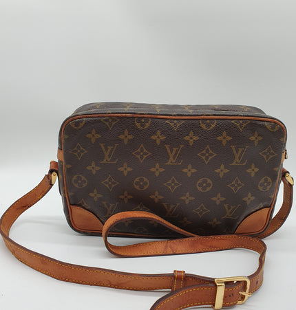 Louis vuitton tracadero crossbody bag