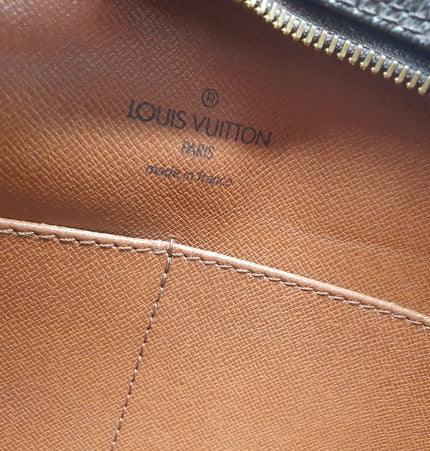 Louis vuitton tracadero crossbody bag