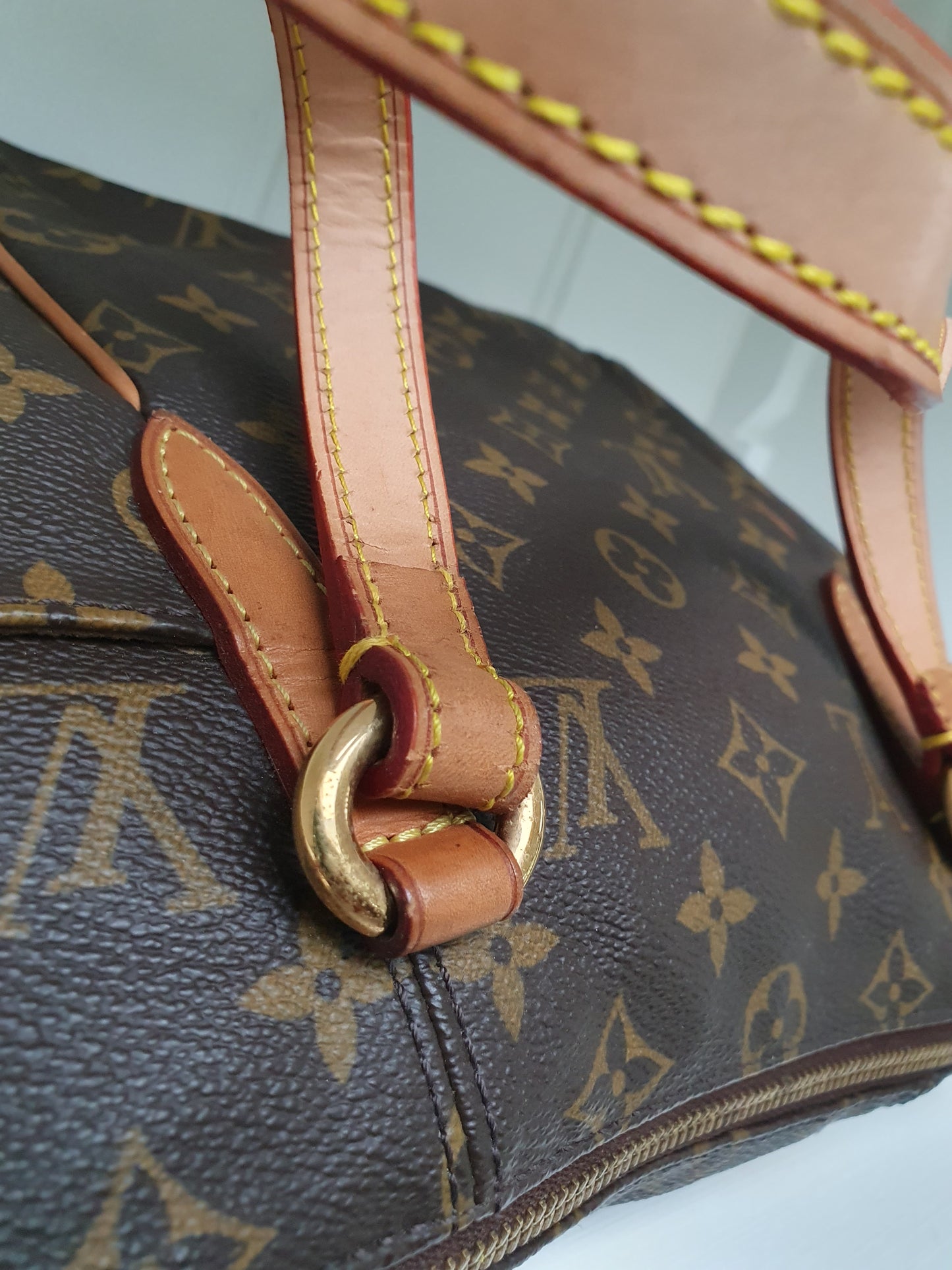 Louis vuitton totally handbag