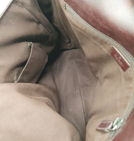 Gucci leather messenger bag