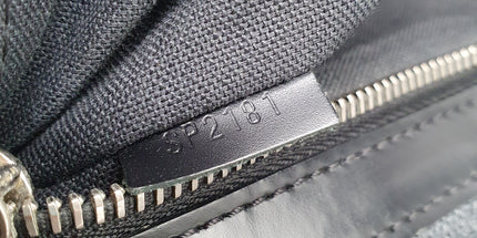 Louis vuitton messenger bag