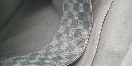 Louis vuitton messenger bag