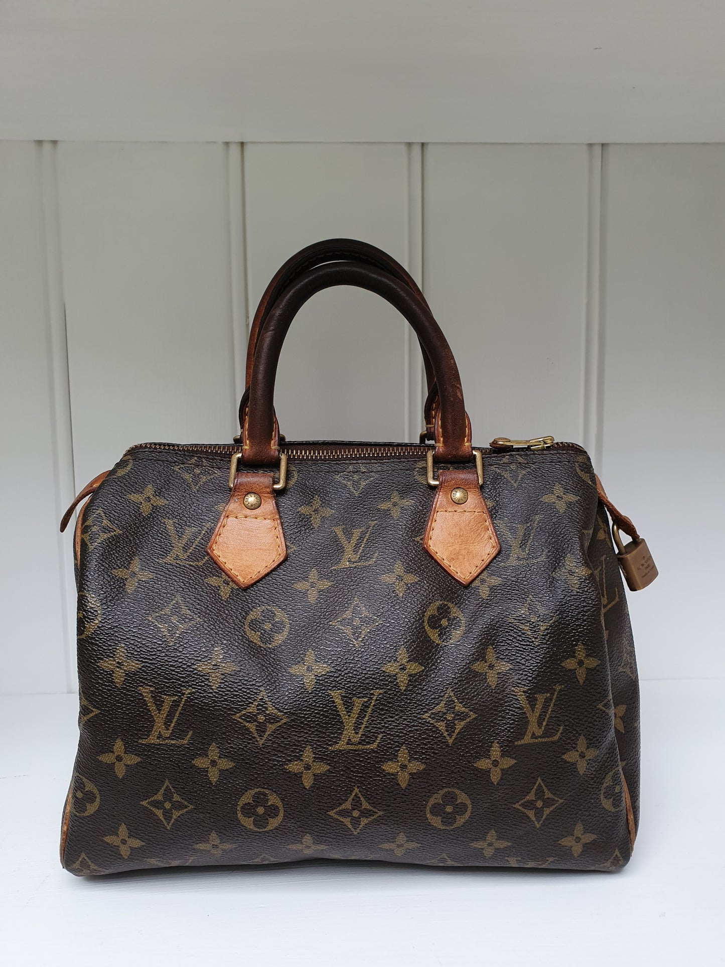 Louis vuitton speedy 25 hand bag