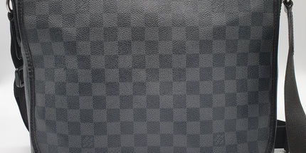 Louis vuitton messenger bag