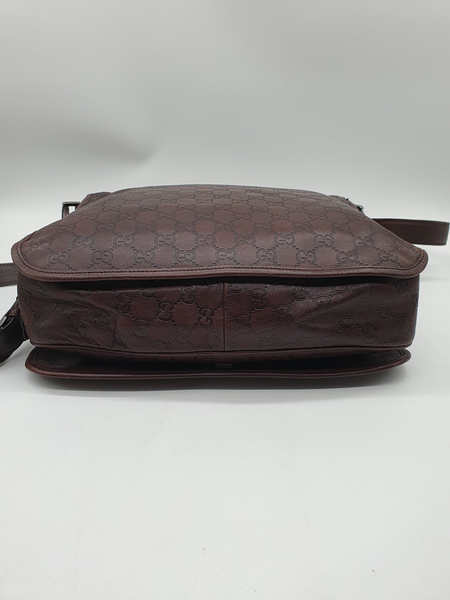 Gucci guccisima leather messenger bag