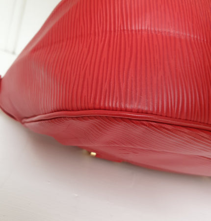 Louis vuitton epi leather