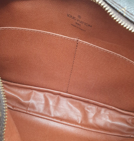 Louis vuitton tracadero crossbody bag