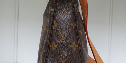 Louis vuitton boulogne crossbody/shoulder bag