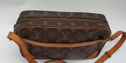 Louis vuitton tracadero crossbody bag