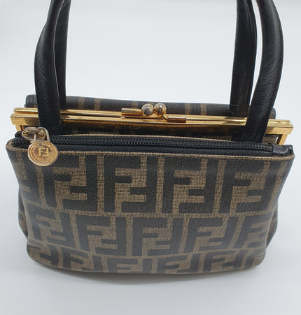 Sac Fendi vintage rare à fermoir baiser