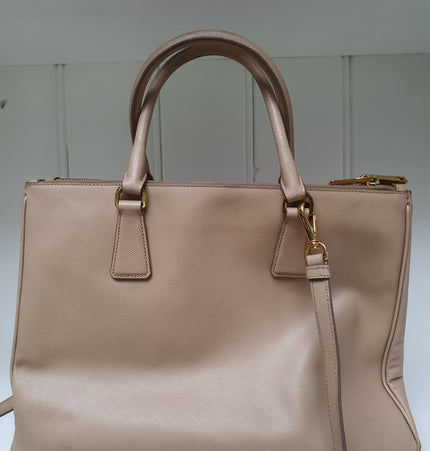 Sac à main Prada en cuir saffiano