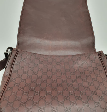 Gucci leather messenger bag