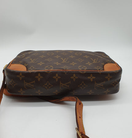 Louis vuitton tracadero crossbody bag
