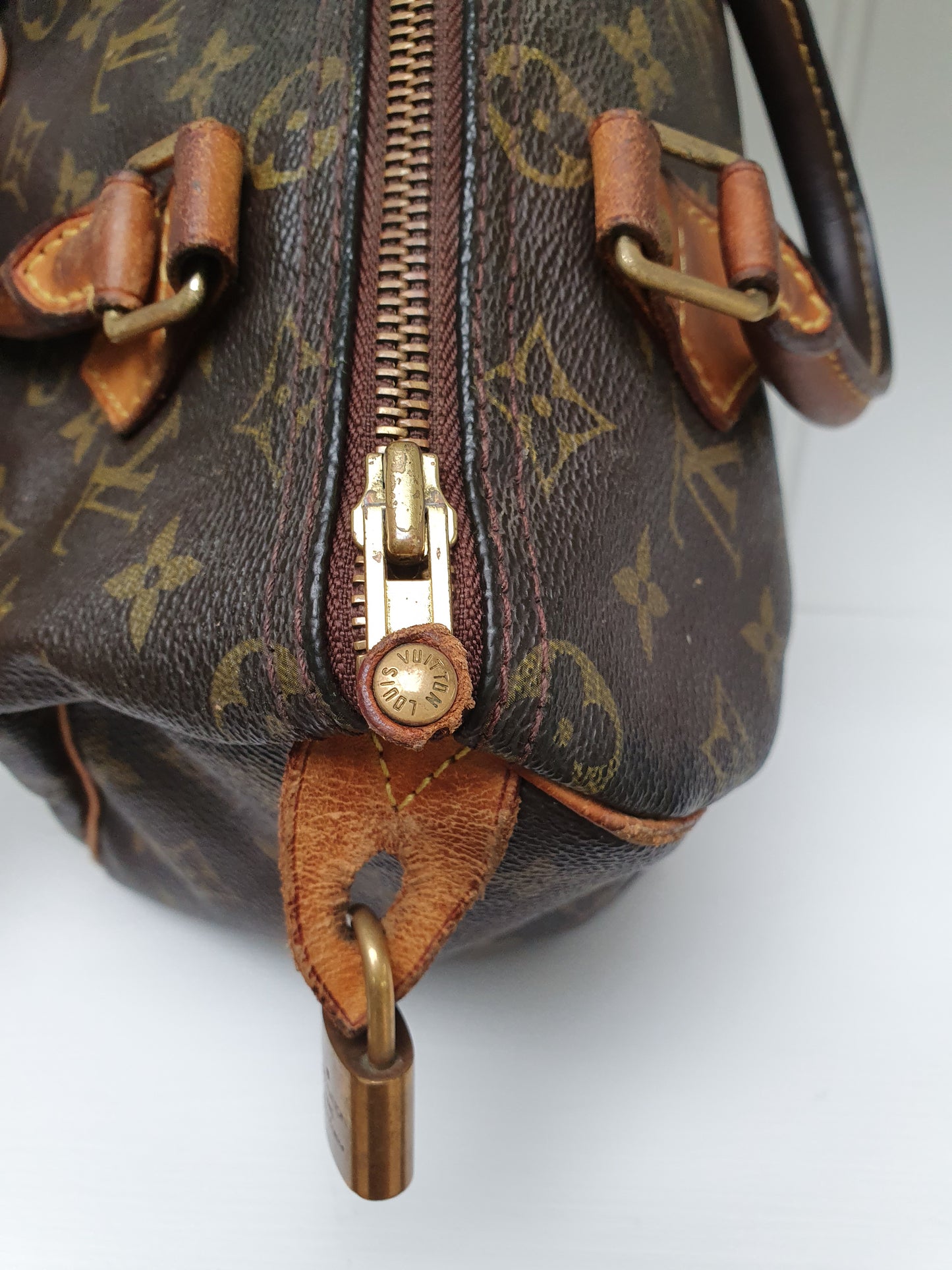 Louis vuitton speedy 25 hand bag