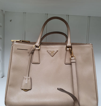 Sac à main Prada en cuir saffiano