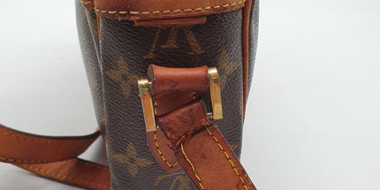 Louis vuitton tracadero crossbody bag