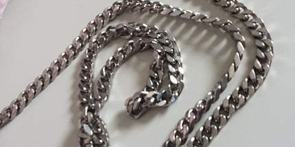 Dior trotter pouch with added chain strap
