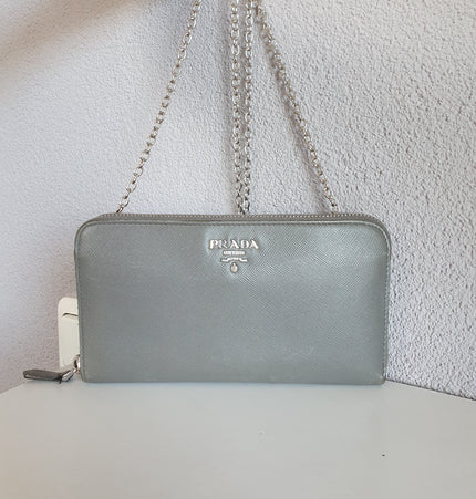 Prada wallet on chain