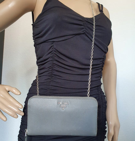 Prada wallet on chain