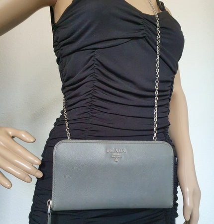 Prada wallet on chain