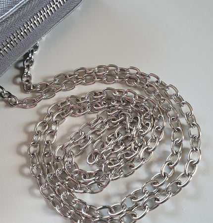 Prada wallet on chain