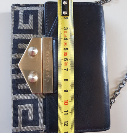 Givenchy Geldbörse mit zusätzlichem Kettenriemen