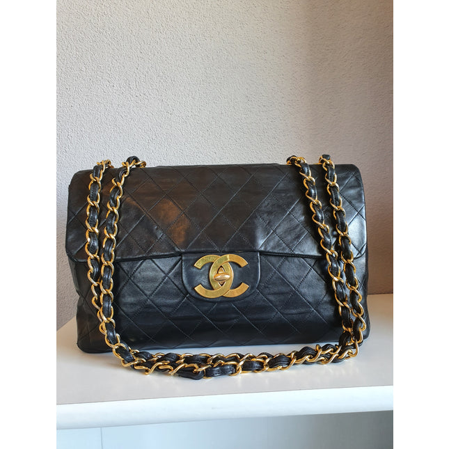 Chanel timeless classic jumbo vintage flap Crossbody bag