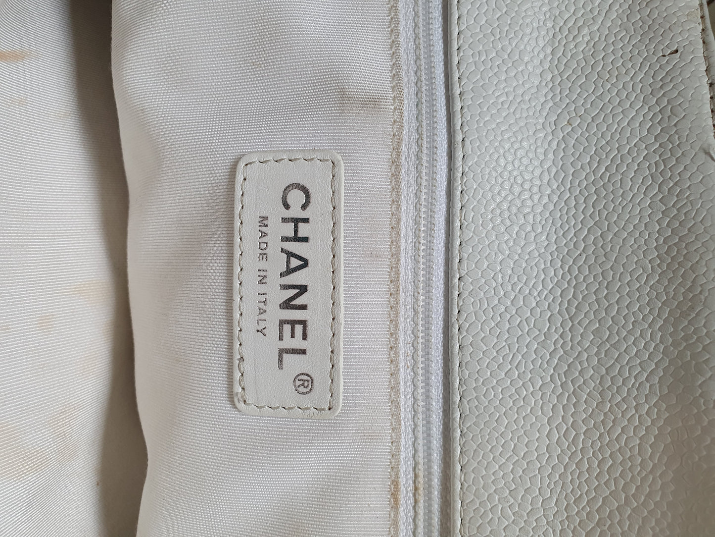 CHANEL  GST caviar leather shoulder bag