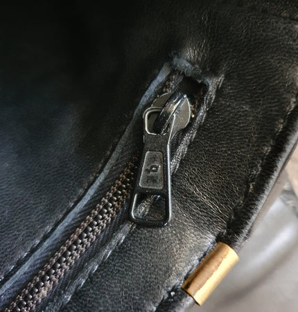 CELINE Triomphe Vintage-Umhängetasche aus Krokodilleder