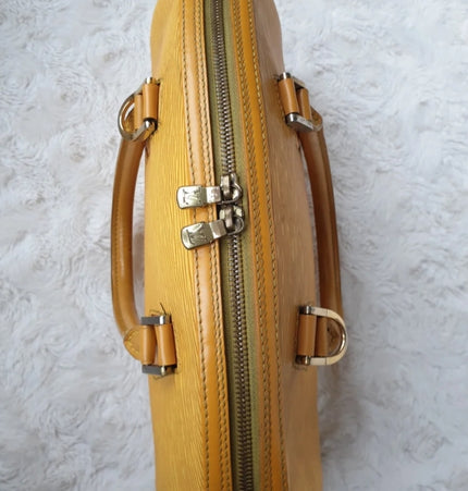 Louis Vuitton jasmine epi leather handbag