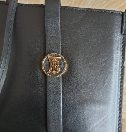 BURBERRY  tb phone ans cards crossbody bag.
