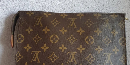 Louis Vuitton pochette toiletries